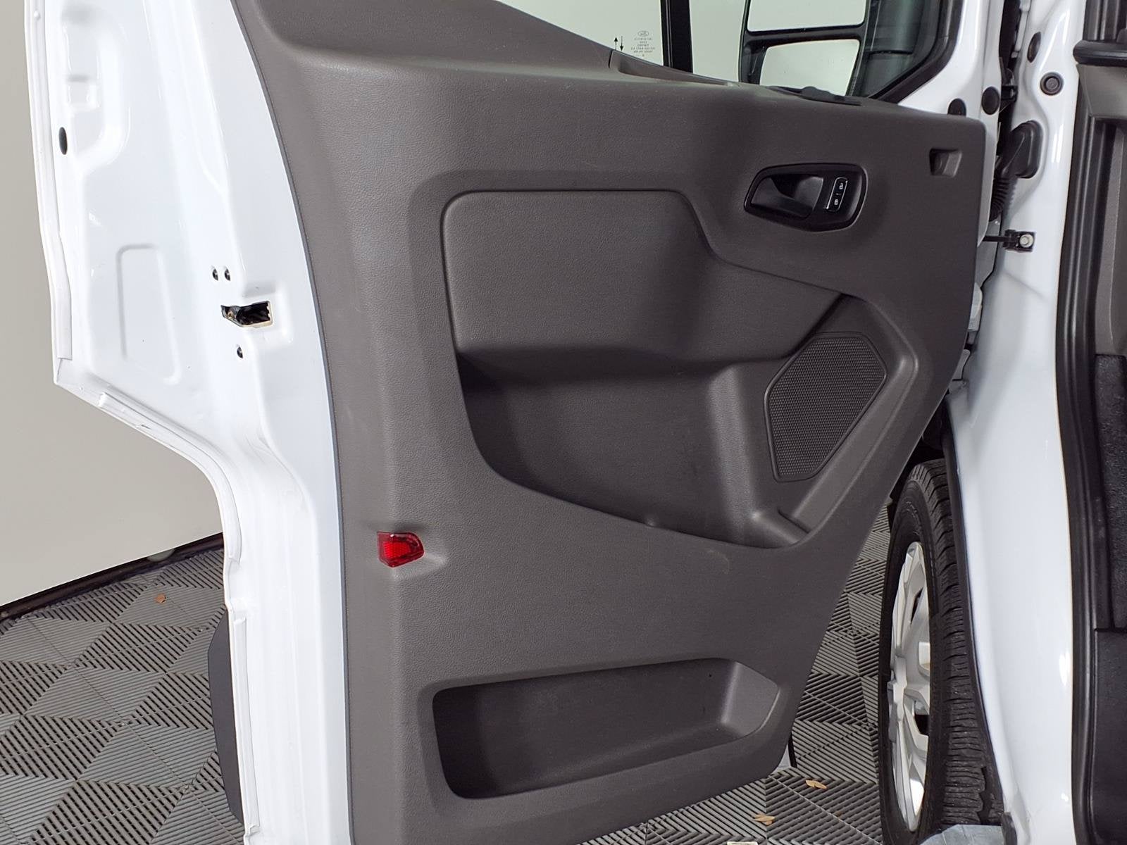 2025 Ford Transit-250 T-250 130" Low Rf 9070 GVWR RWD