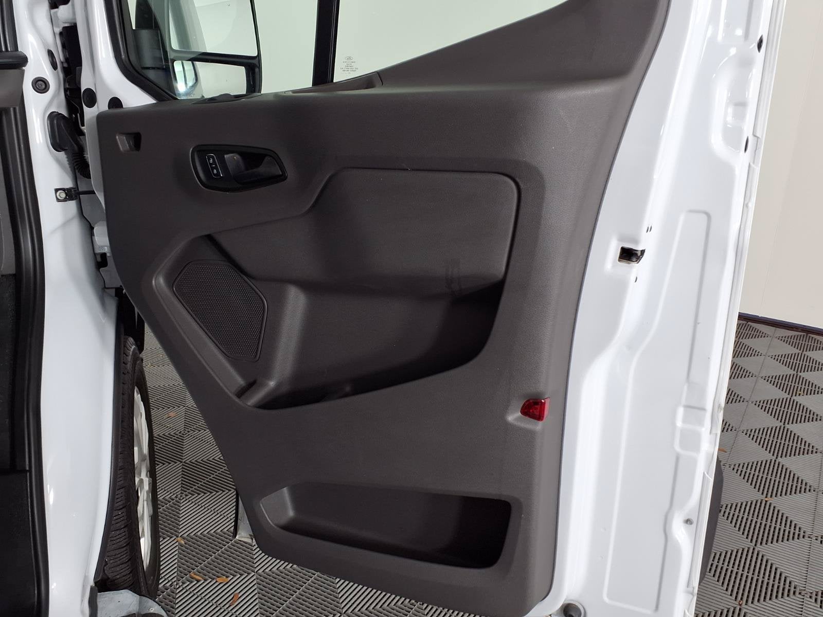 2025 Ford Transit-250 T-250 130" Low Rf 9070 GVWR RWD