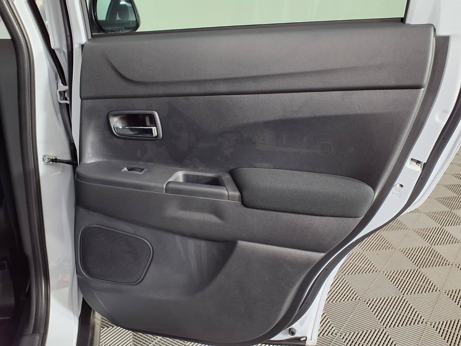 2027 Mitsubishi Outlander Sport 2.0 LE