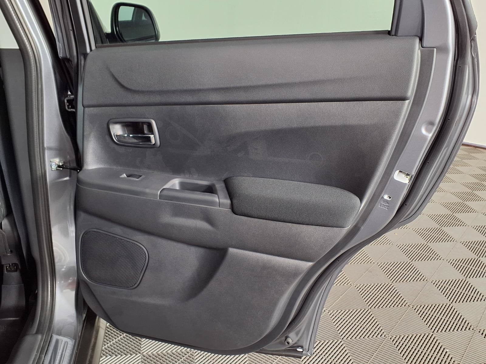 2027 Mitsubishi Outlander Sport 2.0 ES