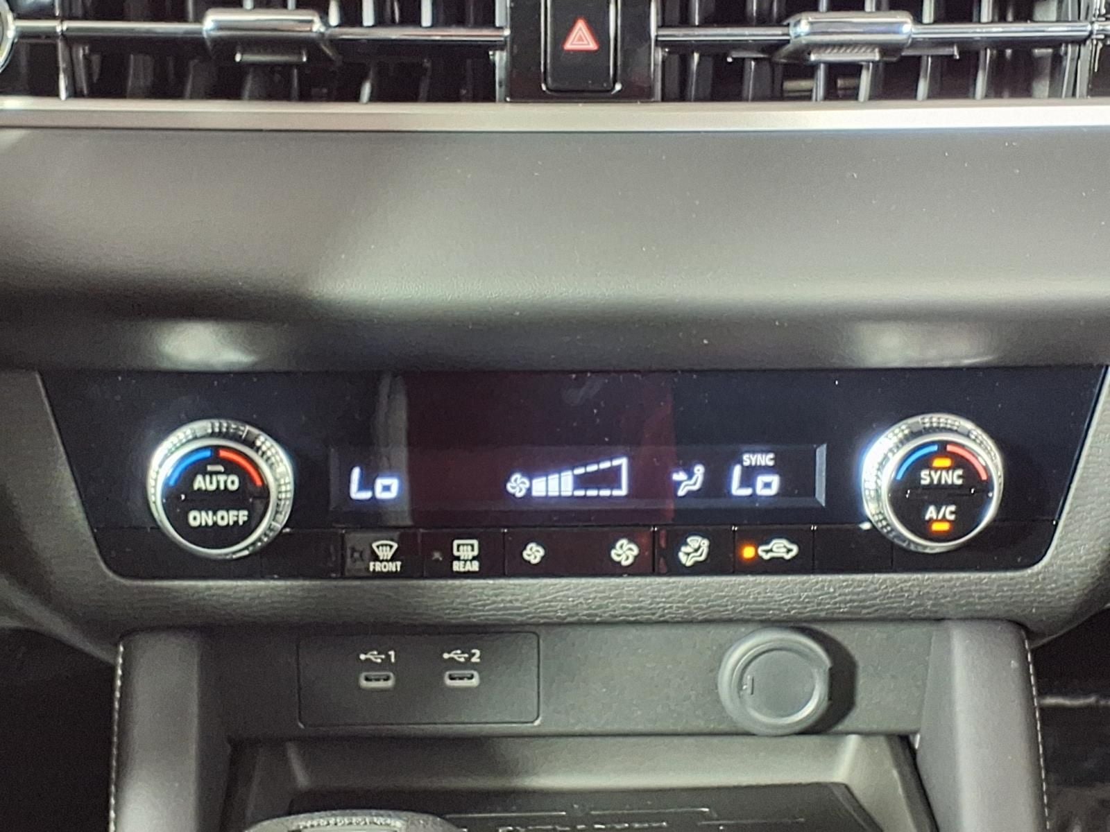 2026 Mitsubishi Outlander ES