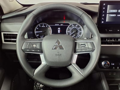 2026 Mitsubishi Outlander ES