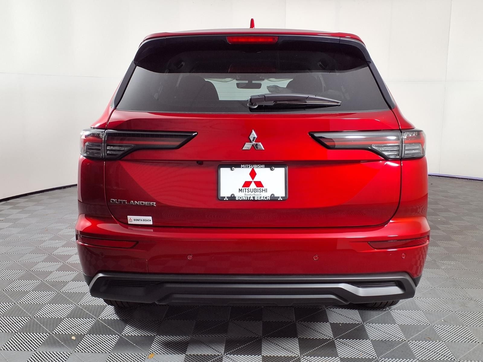 2026 Mitsubishi Outlander ES