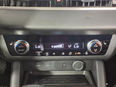2026 Mitsubishi Outlander LE
