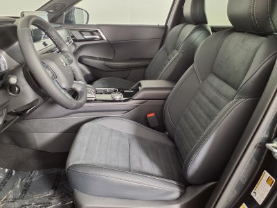 2026 Mitsubishi Outlander LE