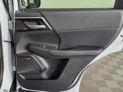 2026 Mitsubishi Outlander SE