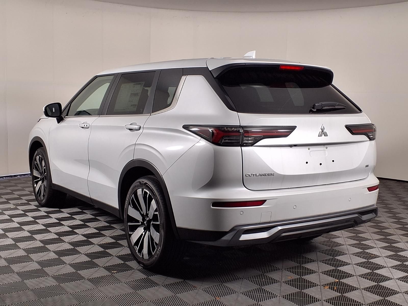 2026 Mitsubishi Outlander SE