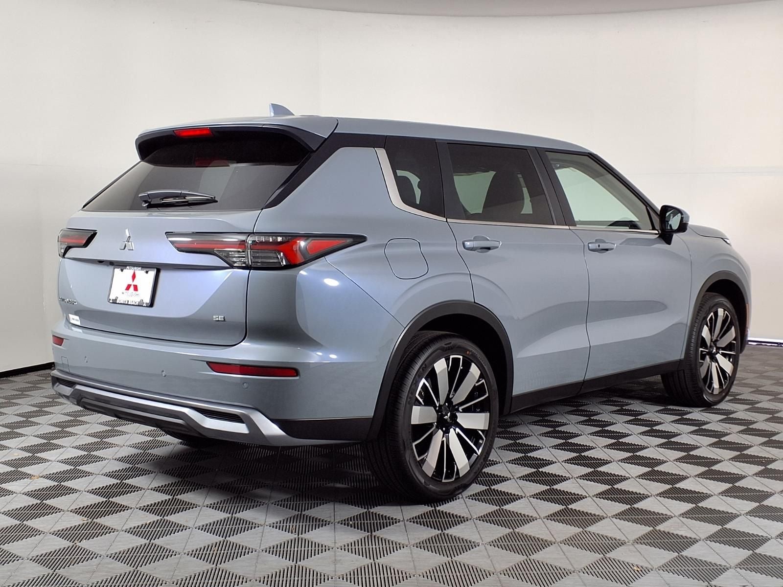 2026 Mitsubishi Outlander SE