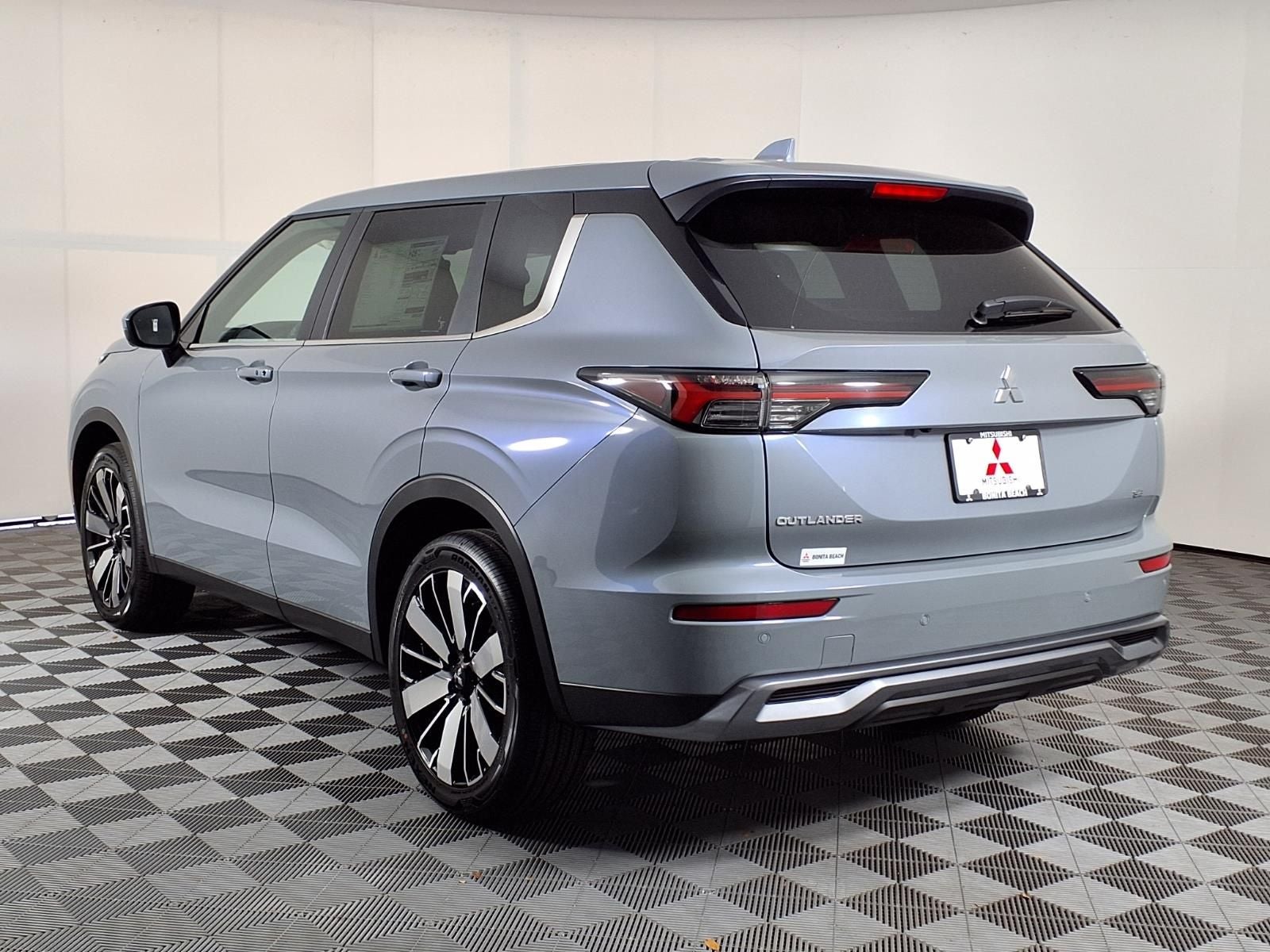 2026 Mitsubishi Outlander SE