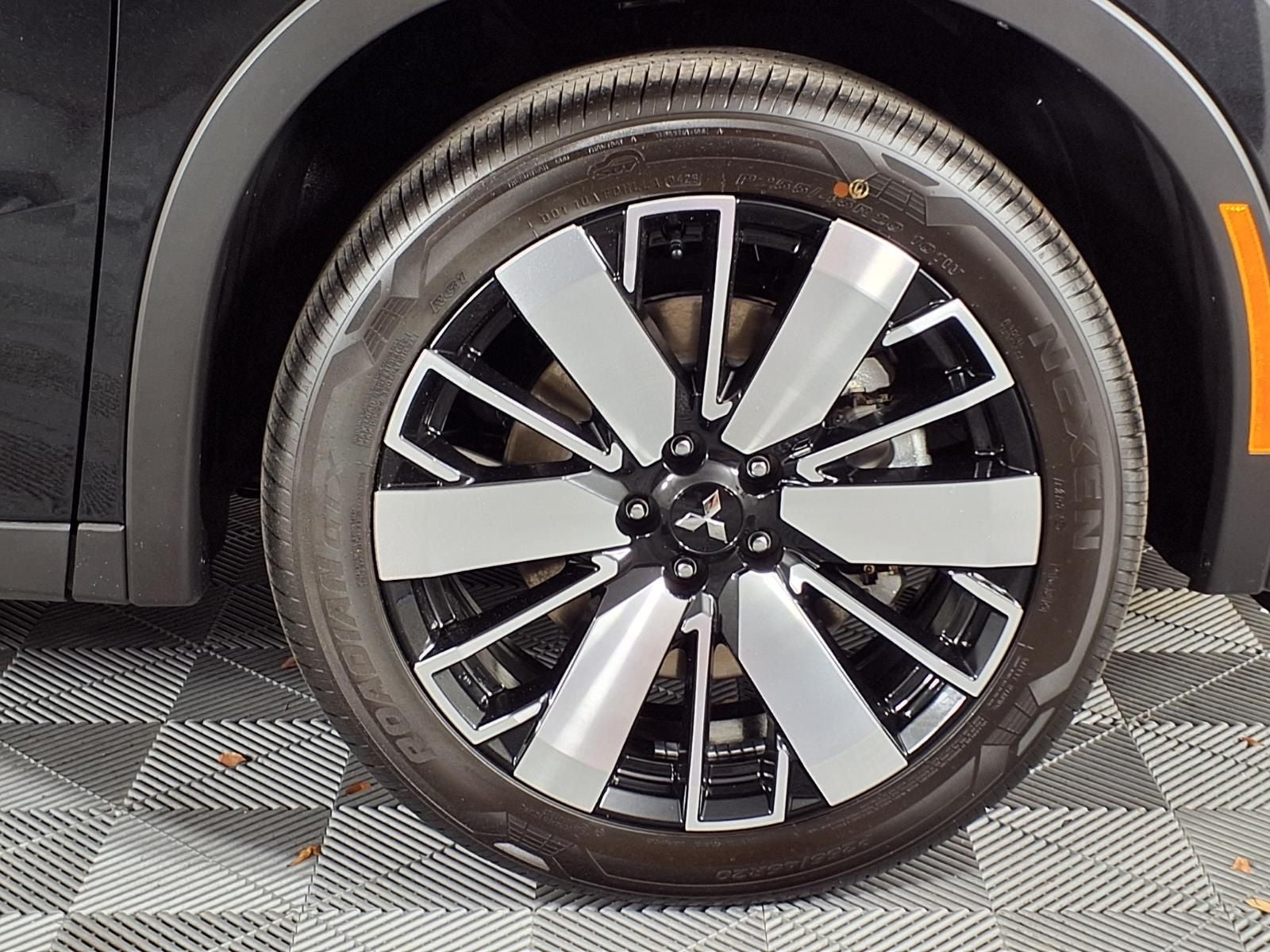 2026 Mitsubishi Outlander SE