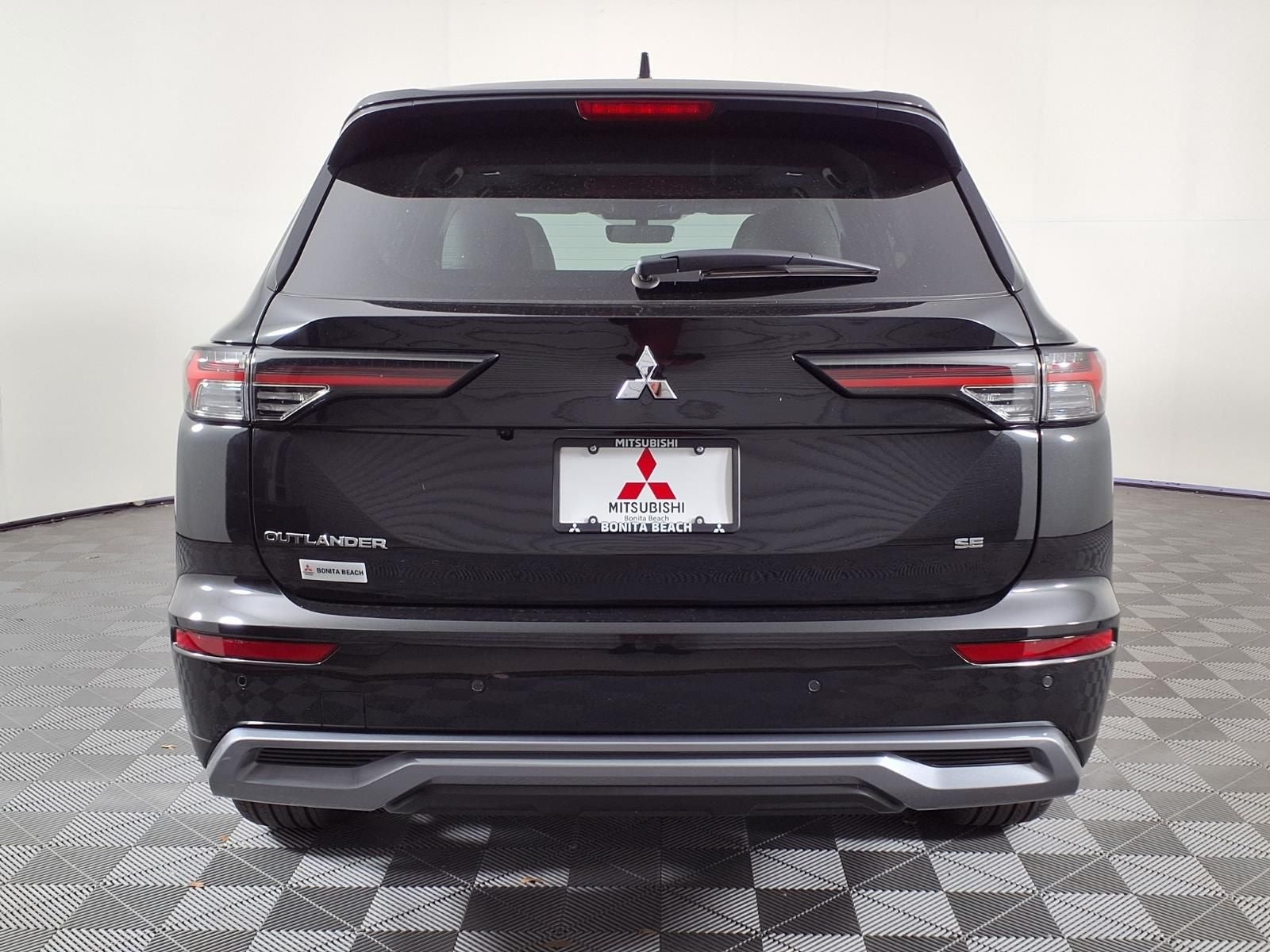 2026 Mitsubishi Outlander SE
