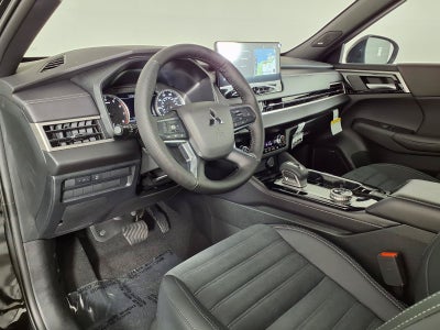 2026 Mitsubishi Outlander LE
