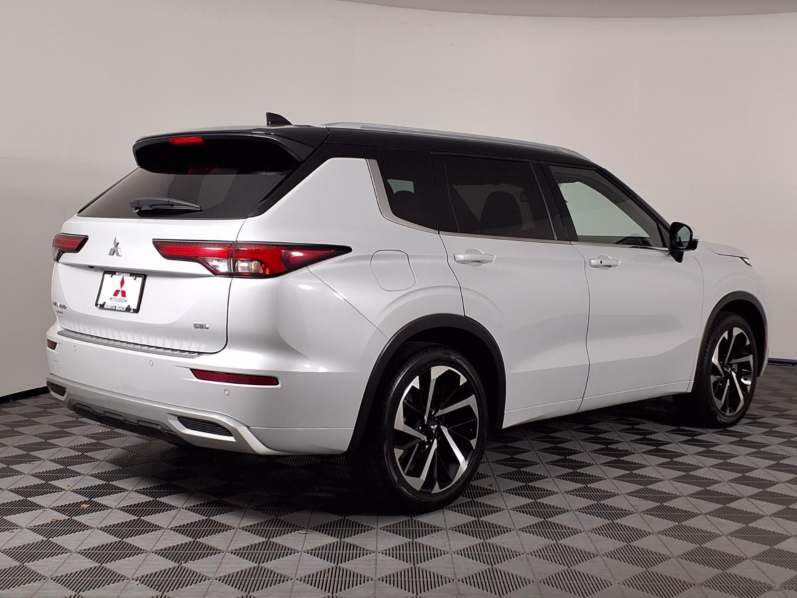 2024 Mitsubishi Outlander SEL