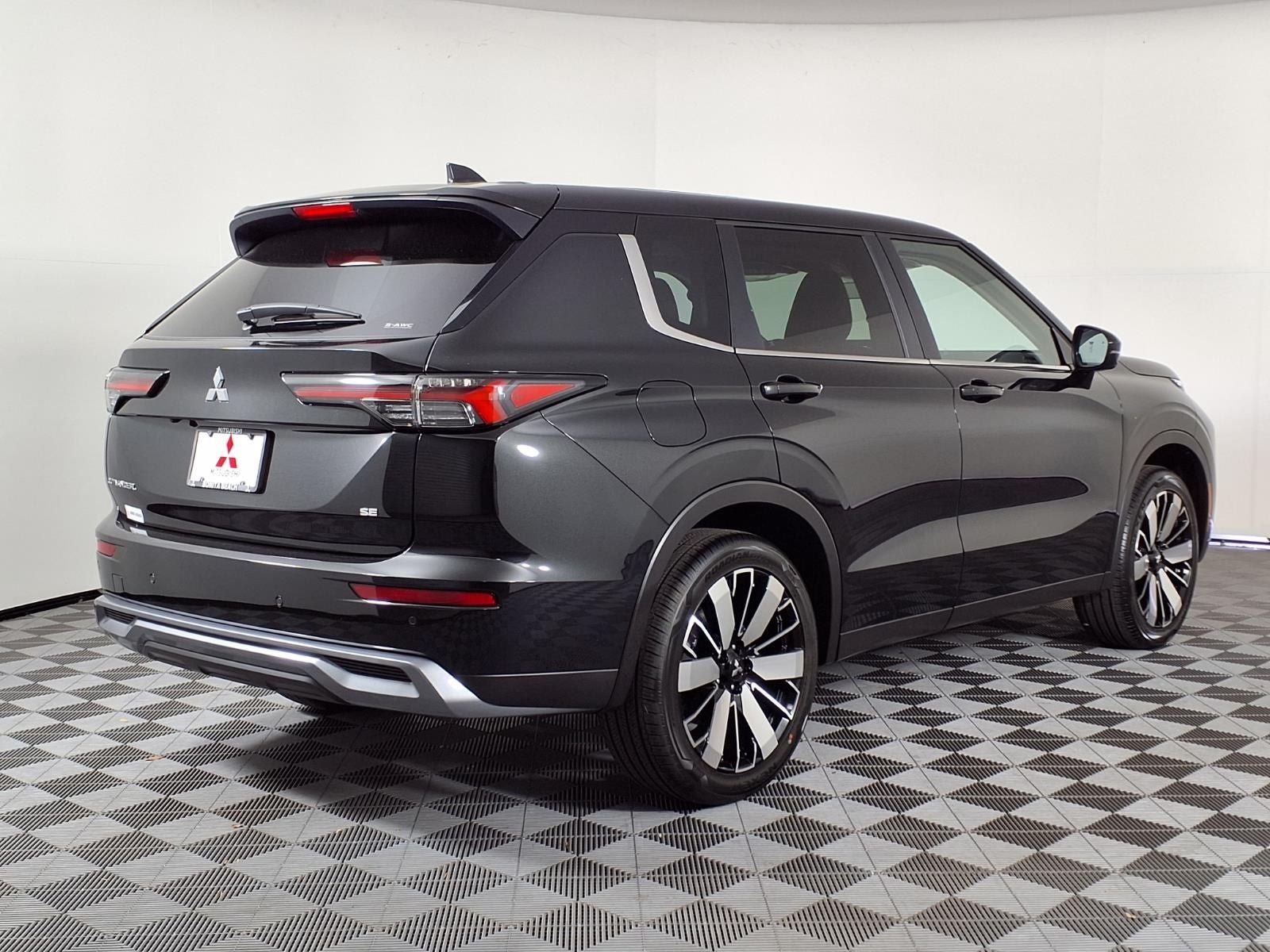 2026 Mitsubishi Outlander SE