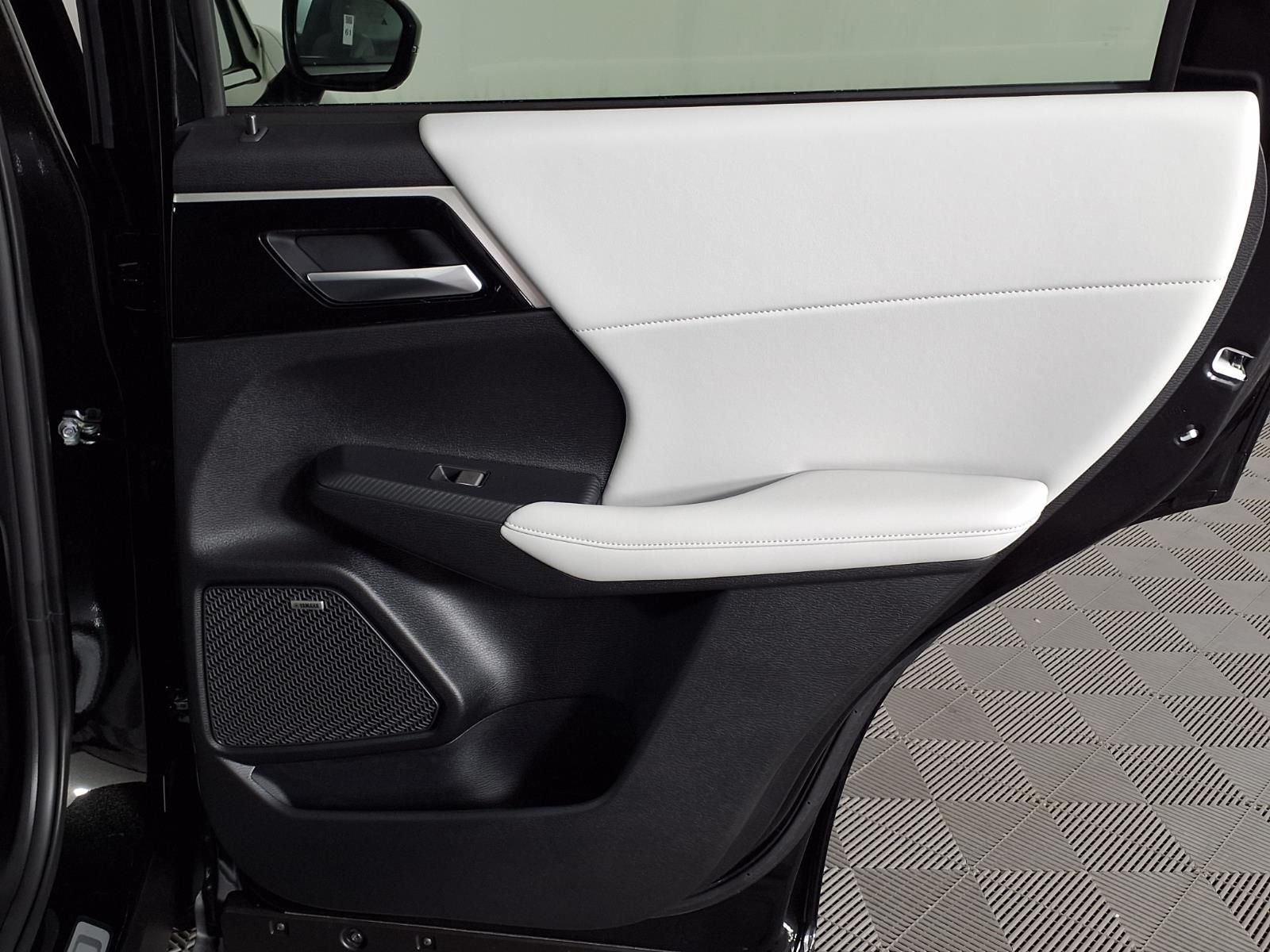 2026 Mitsubishi Outlander PHEV SE