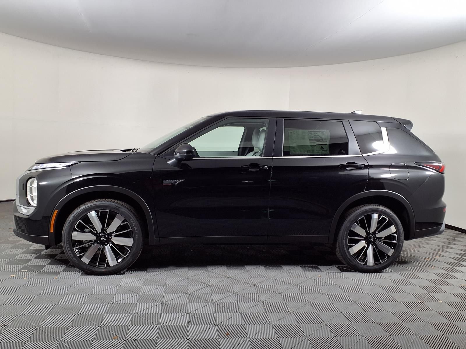 2026 Mitsubishi Outlander PHEV SE