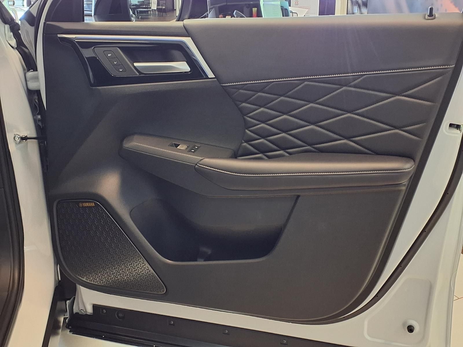 2026 Mitsubishi Outlander PHEV BLACK EDITION