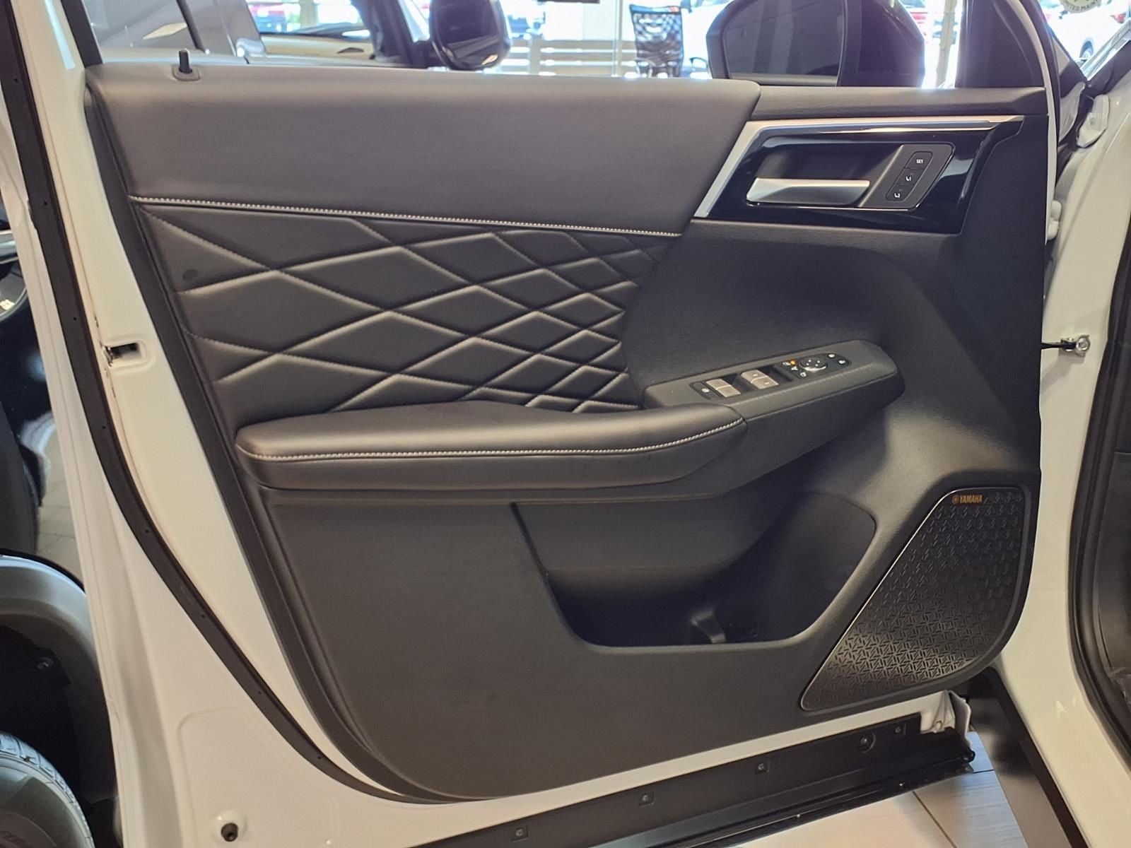2026 Mitsubishi Outlander PHEV BLACK EDITION
