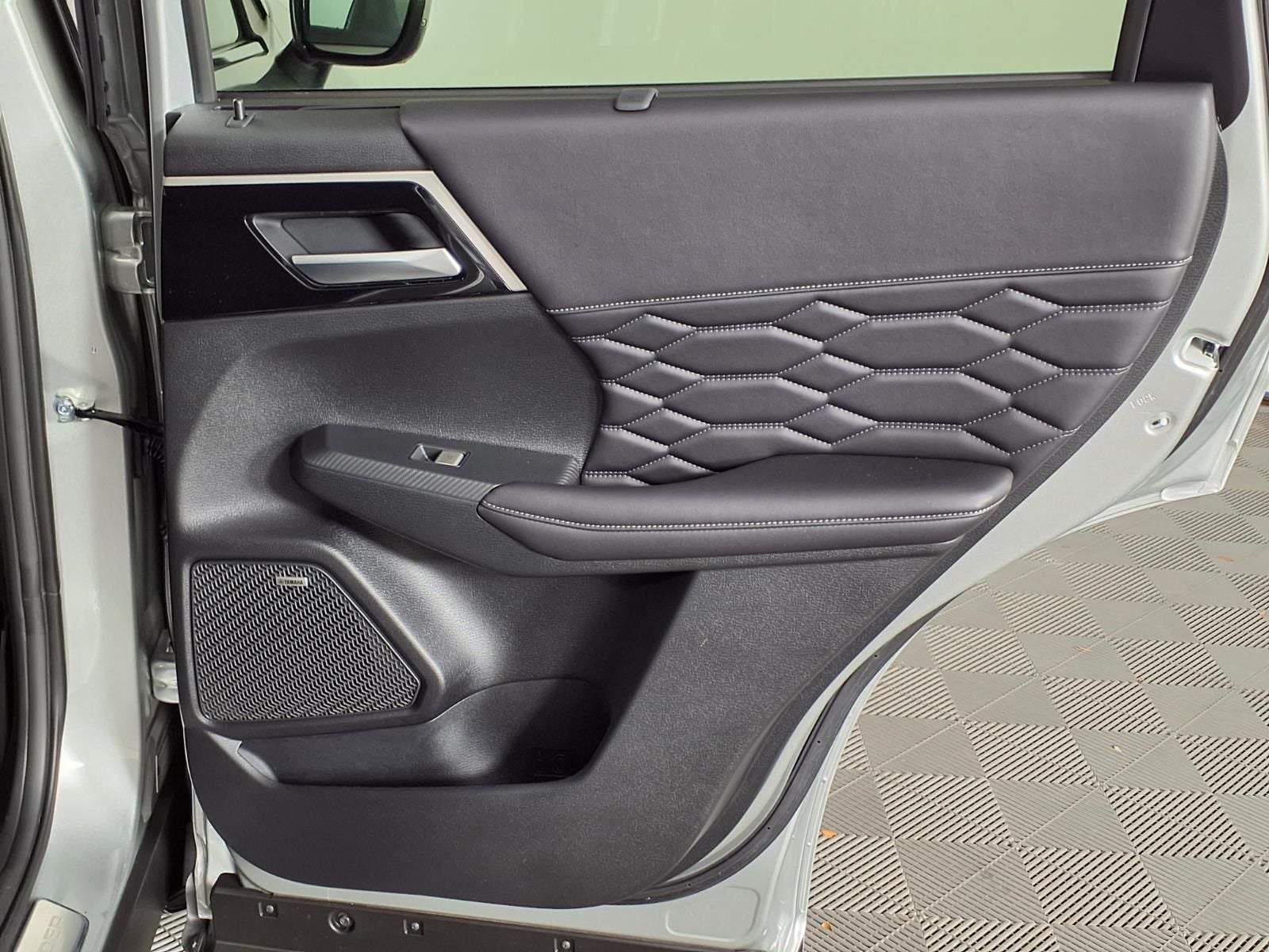 2026 Mitsubishi Outlander PHEV SEL