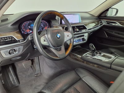 2022 BMW 7 Series 740i