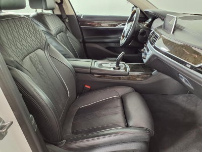 2022 BMW 7 Series 740i