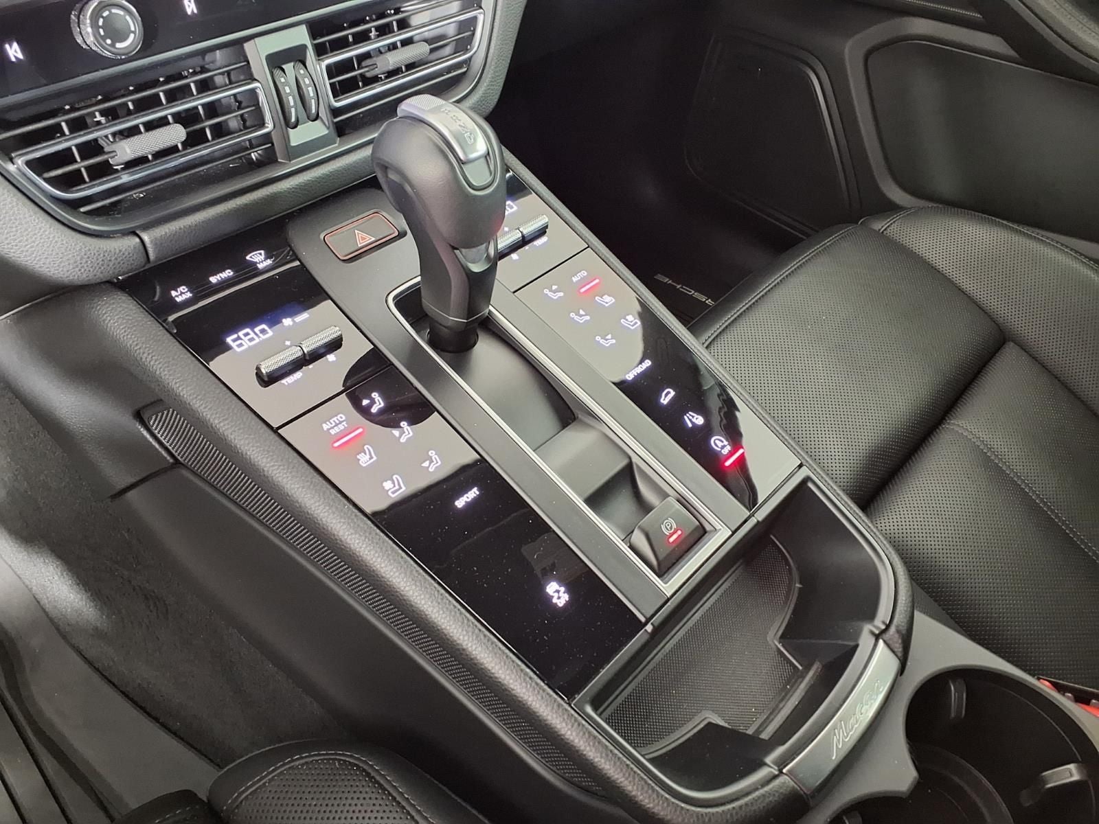 2024 Porsche Macan T