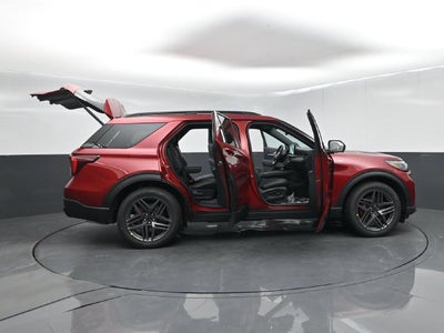2027 Ford Explorer ST-Line