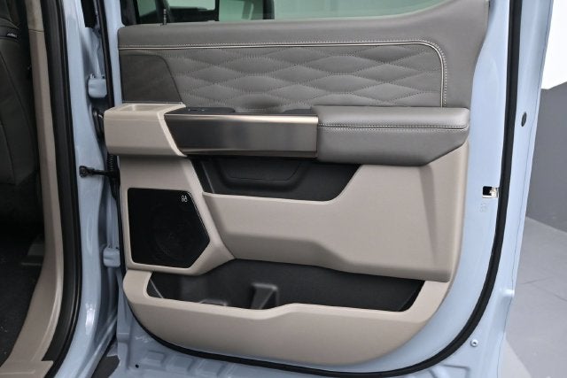 2027 Ford F-350SD Platinum