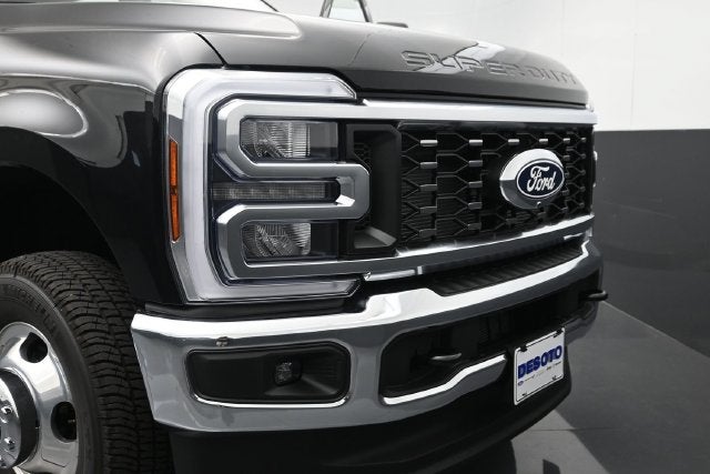 2027 Ford F-350SD Lariat DRW