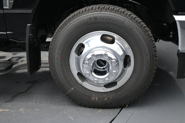 2027 Ford F-350SD Lariat DRW
