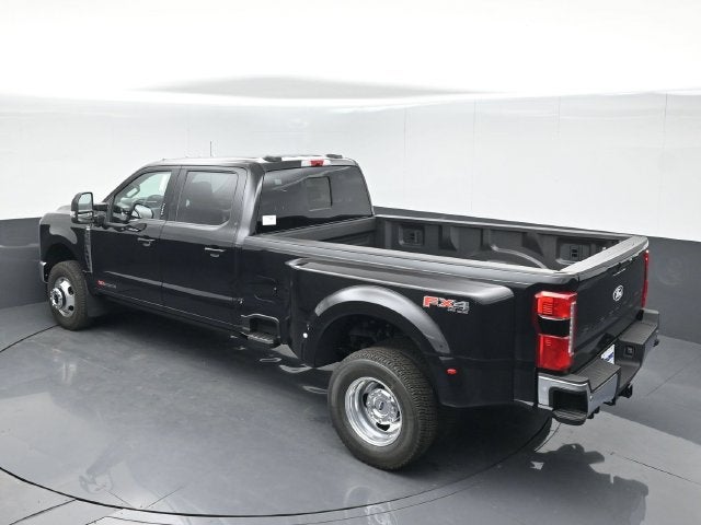 2027 Ford F-350SD Lariat DRW
