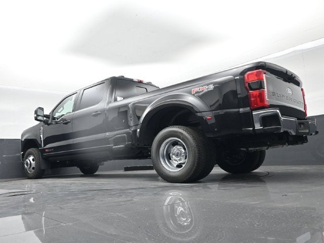2027 Ford F-350SD Lariat DRW