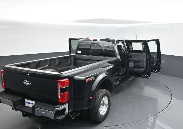 2027 Ford F-350SD Lariat DRW