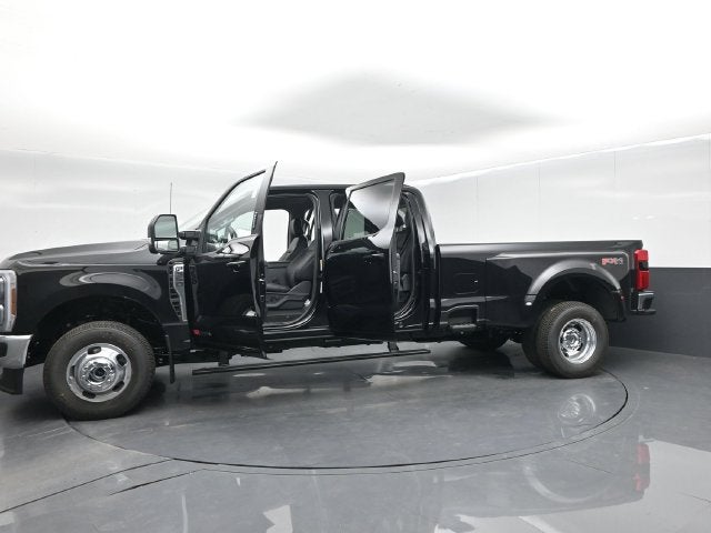2027 Ford F-350SD Lariat DRW