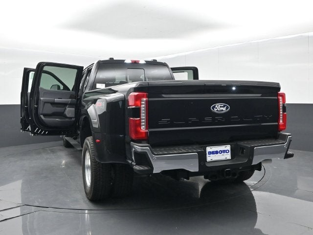 2027 Ford F-350SD Lariat DRW