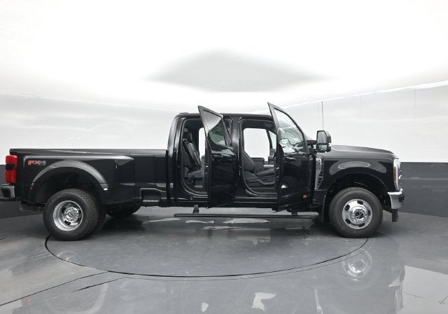 2027 Ford F-350SD Lariat DRW