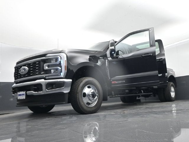 2027 Ford F-350SD Lariat DRW