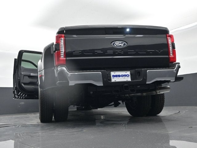 2027 Ford F-350SD Lariat DRW