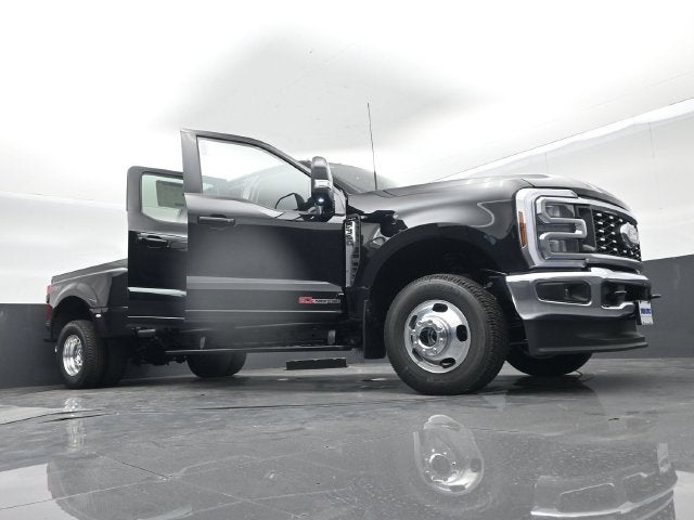 2027 Ford F-350SD Lariat DRW