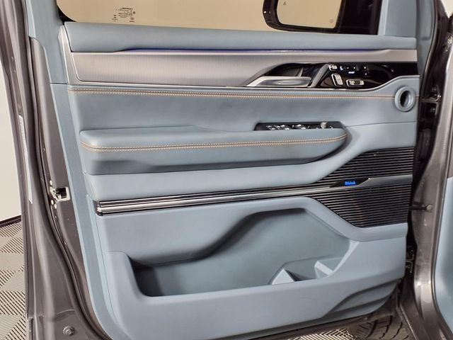 2023 Jeep Grand Wagoneer L Series III 4x4