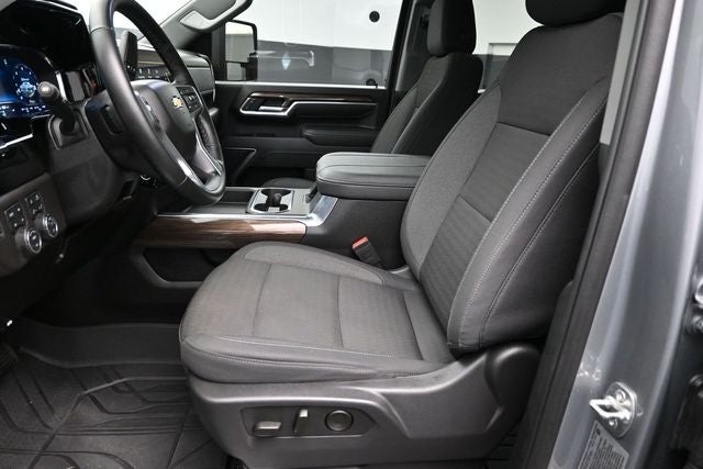 2025 Chevrolet Silverado 3500HD 4WD Crew Cab Long Bed LT