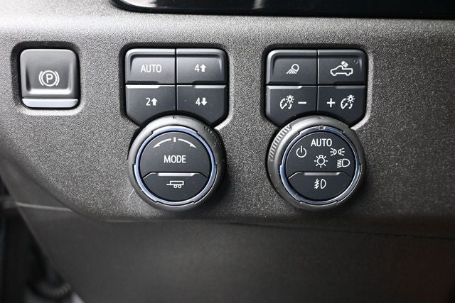 2025 Chevrolet Silverado 3500HD 4WD Crew Cab Long Bed LT