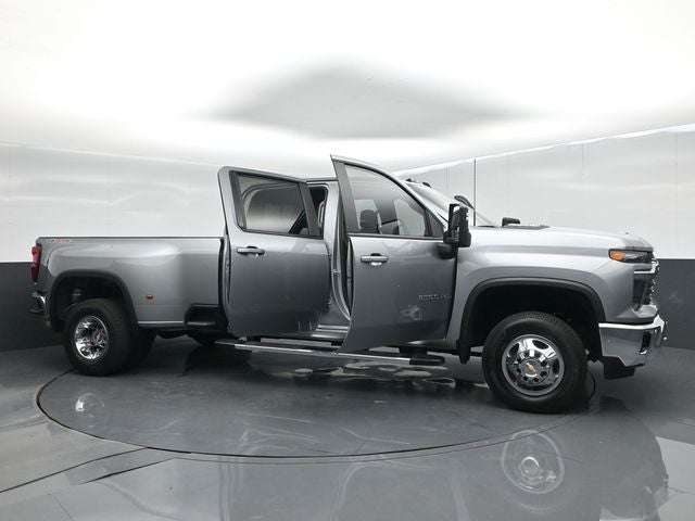 2025 Chevrolet Silverado 3500HD 4WD Crew Cab Long Bed LT
