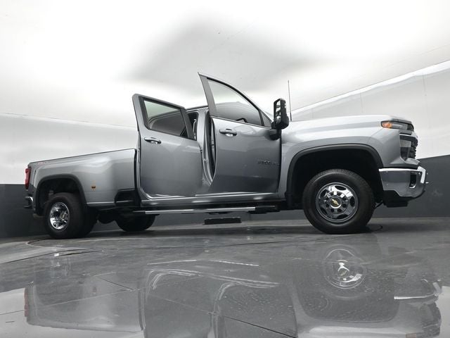2025 Chevrolet Silverado 3500HD 4WD Crew Cab Long Bed LT