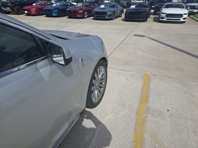 2015 Lincoln MKS Base