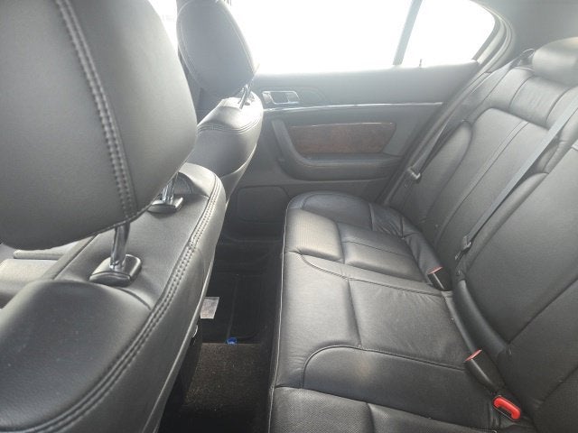 2015 Lincoln MKS Base
