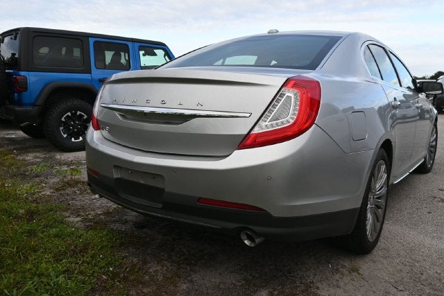 2015 Lincoln MKS Base