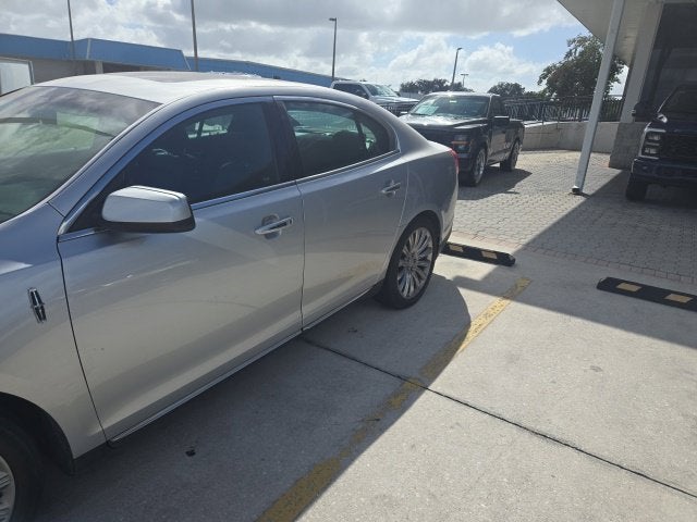 2015 Lincoln MKS Base