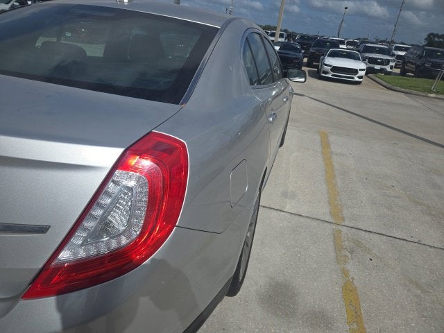 2015 Lincoln MKS Base