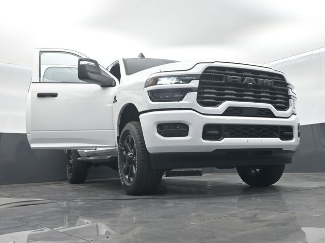 2026 RAM Ram 2500 RAM 2500 BLACK EXPRESS CREW CAB 4X4 6'4' BOX
